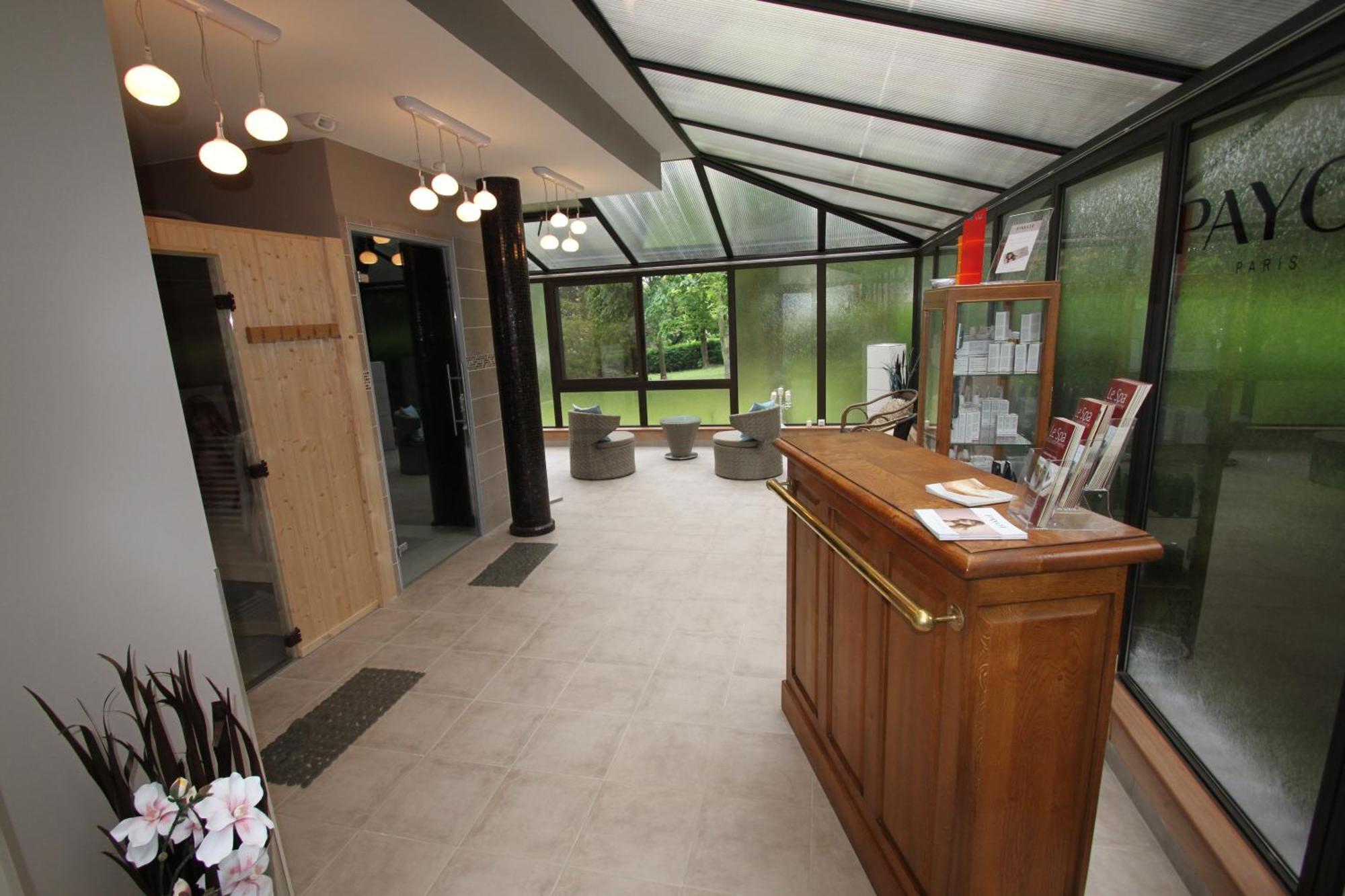 Hostellerie Et Spa De La Vieille Ferme Криэль-сюр-Мер Экстерьер фото