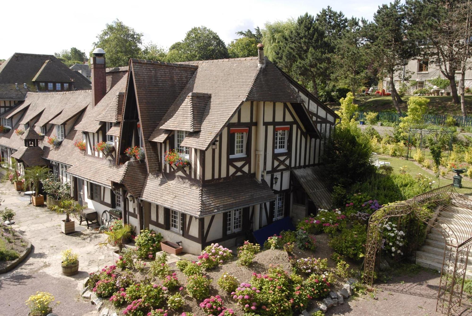 Hostellerie Et Spa De La Vieille Ferme Криэль-сюр-Мер Экстерьер фото