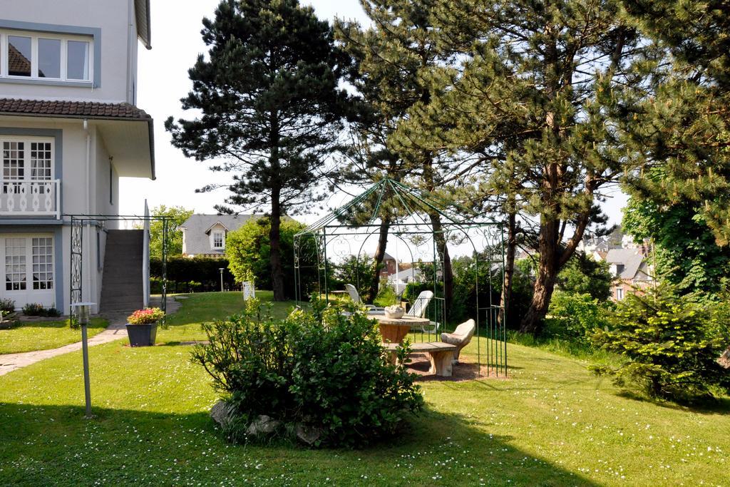 Hostellerie Et Spa De La Vieille Ferme Криэль-сюр-Мер Экстерьер фото
