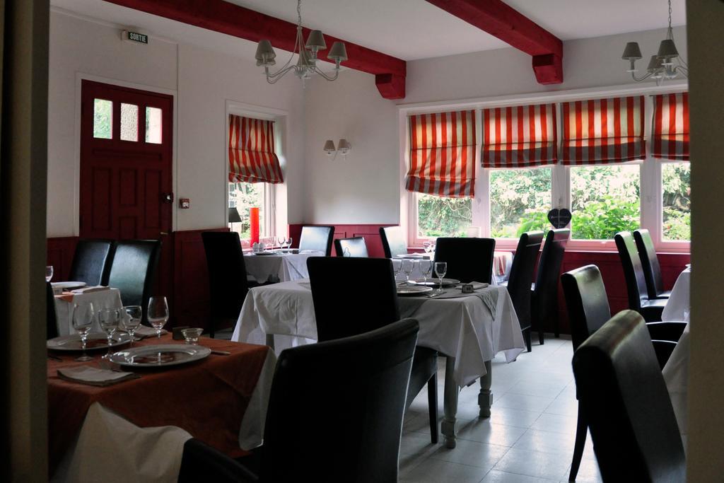 Hostellerie Et Spa De La Vieille Ferme Криэль-сюр-Мер Экстерьер фото