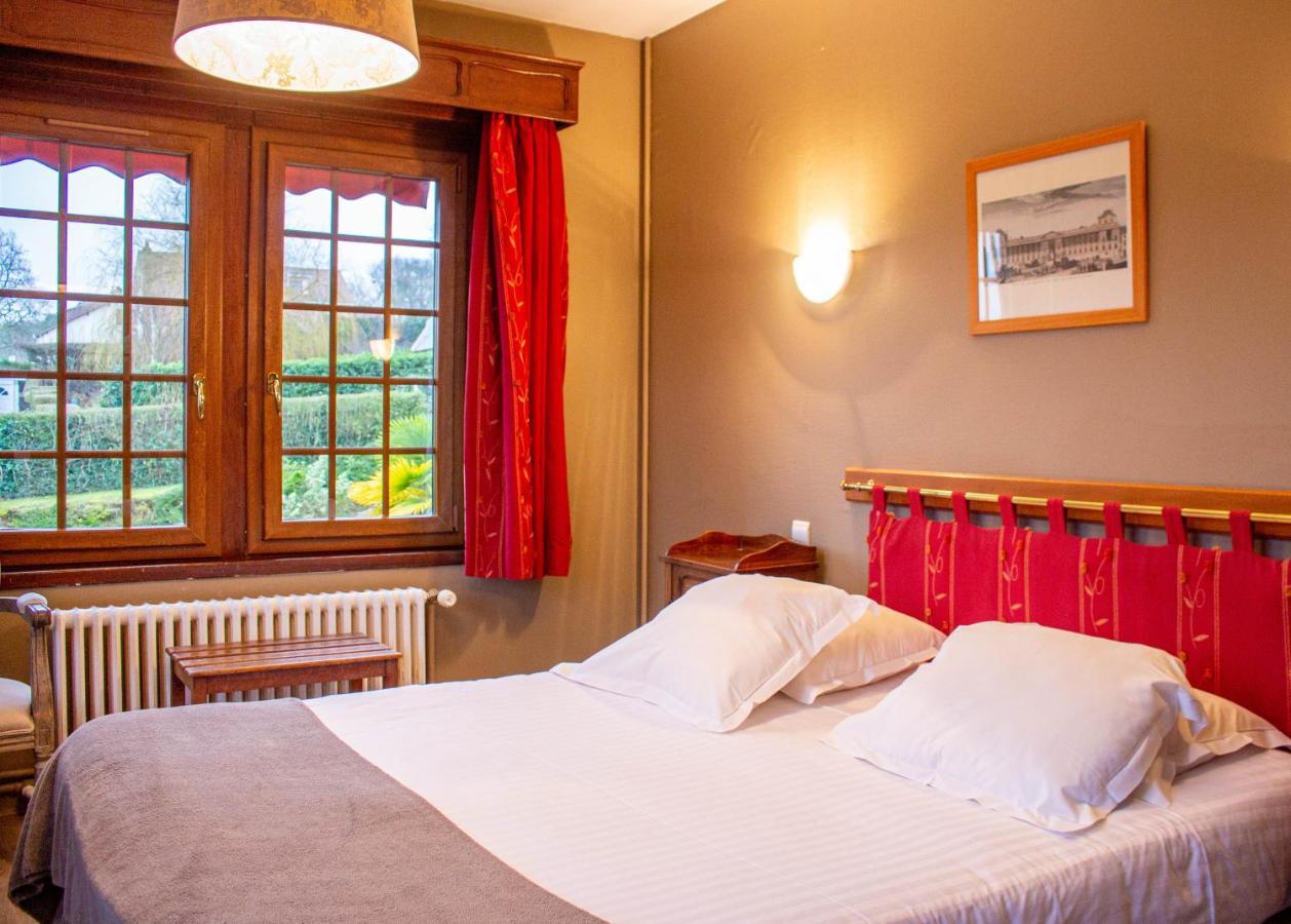 Hostellerie Et Spa De La Vieille Ferme Криэль-сюр-Мер Экстерьер фото